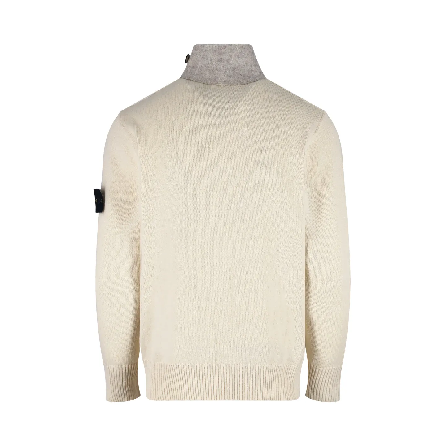 🅿️720 [Exclusive supply] Stone Island cardigan sweater (apricot color) was purchased and developed from the original 3621. The fabric is woven with 100% sheep wool yarn. The overall comfort is more skin-friendly than the original version. The YB upper body is particularly tight. We adjusted the overall feel and skin-friendly feeling based on the original wool yarn quality. Both are more comfortable and breathable than the ZP upper body. There is no difference between the stripes and the original version. And it can be done with full grade. Supports random detection of wool content. Guarantee that every item the customer gets is a high-quality product. Custom-made 100-yuan woolen access control hemming. After the factory hemming of the clothes and sweaters is completed, they still need to be sent to the weaving factory for secondary processing. It is very laborious. Custom-made hardware buttons, Stone Island armbands, and zippers took 3 months to complete. The details are full. The overall wiring is straight and delicate, the fabric is comfortable and soft, and the color is consistent without color difference. It can be matched with the same style to create a fashionable look, and can be used in various occasions. Customized accessories, complete with three standards, the same style for men and women. Size:S-M-L